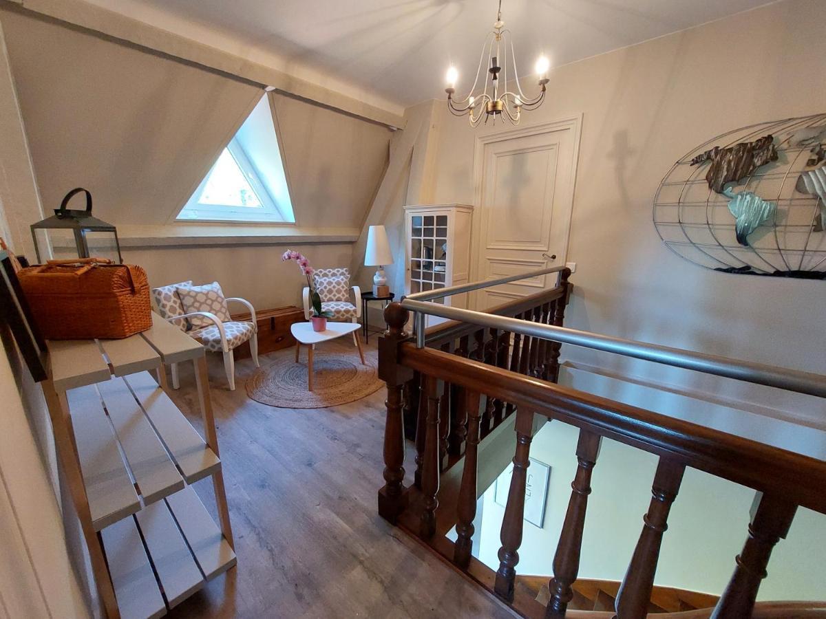 Chambres D'Hotes Le Relais Globe Trotteur Montaigu (Jura) Exterior foto
